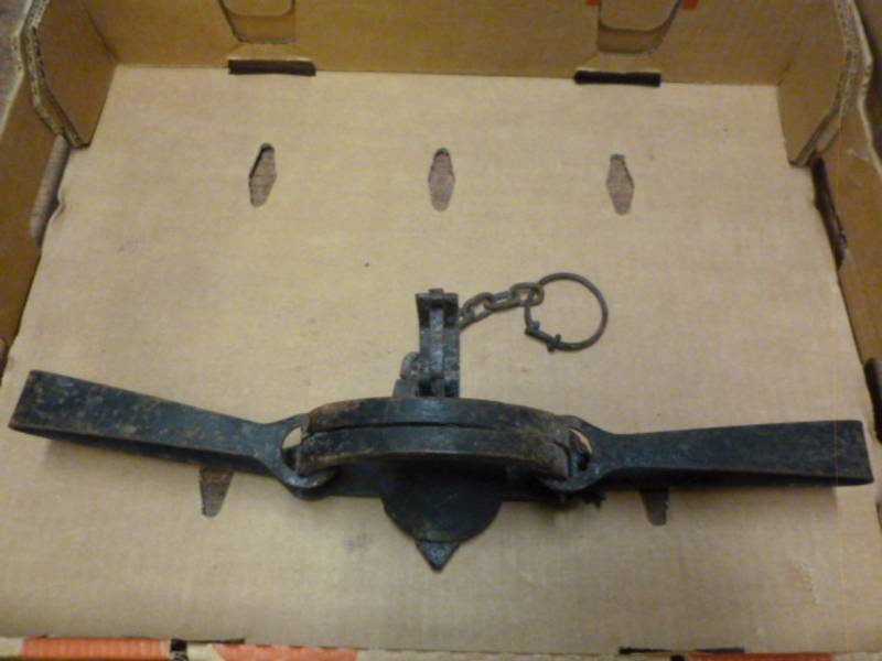 lot 153 image: Leg Trap