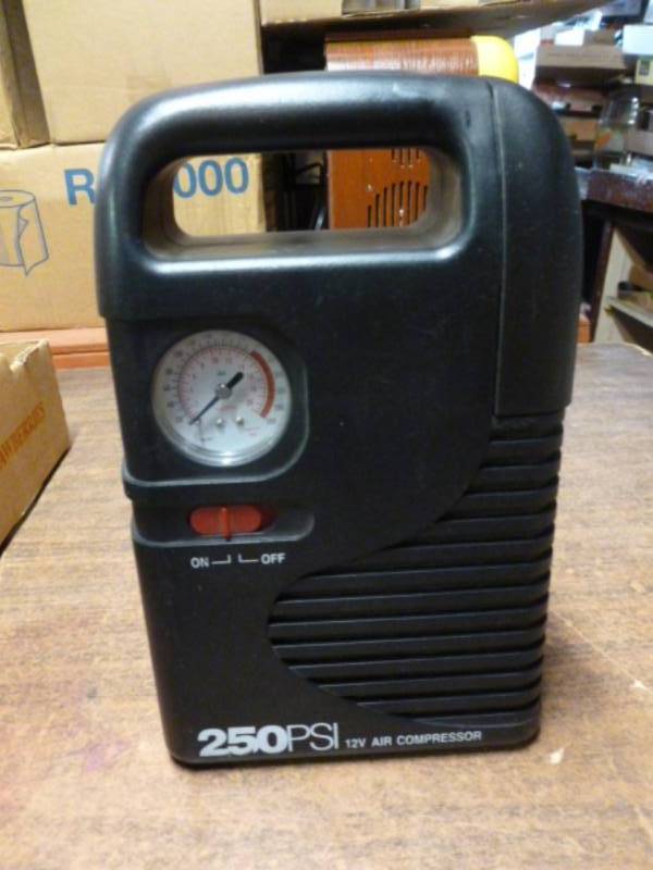 lot 159 image: Air Compressor