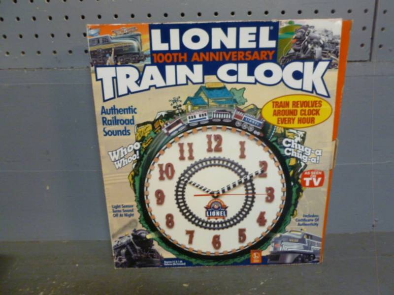lot 182 image: Lionel Clock