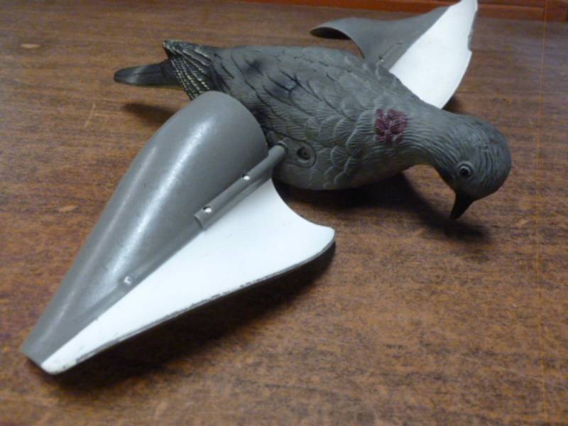 lot 199 image: Dove Decoy