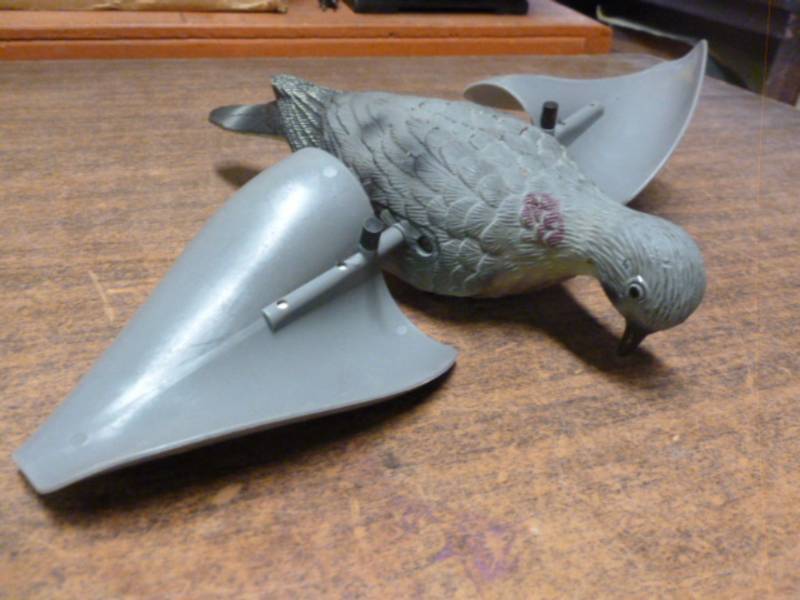 lot 201 image: Dove Decoy