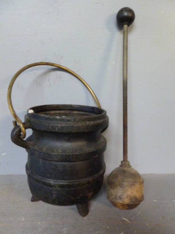 lot 223 image: Cast Iron Honey Pot