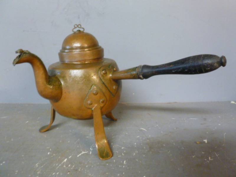 lot 232 image: Vintage Copper Pot