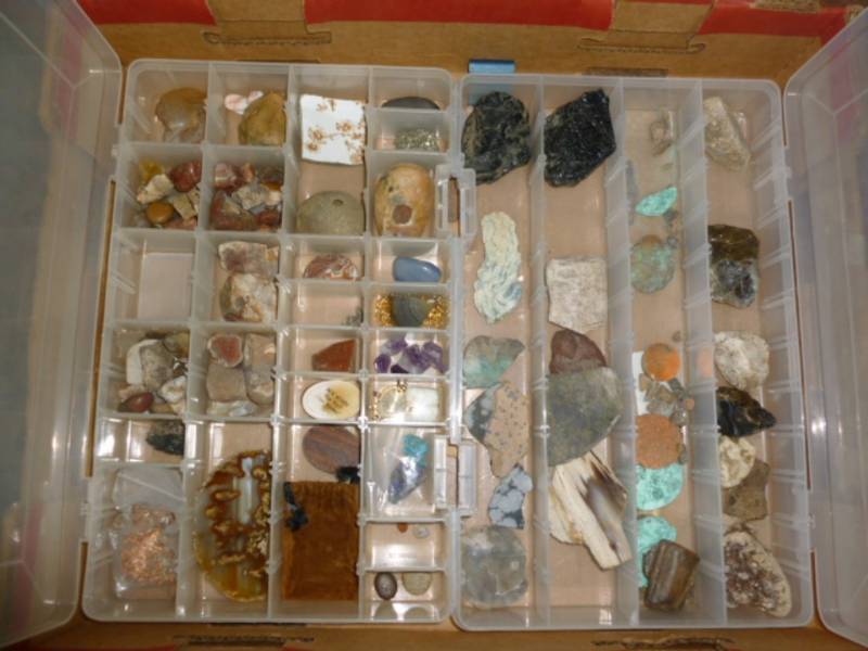 lot 269 image: Collector Rocks