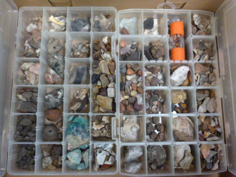 lot 271 image: Collector Rocks