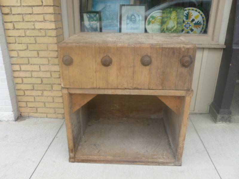 lot 1 image: Vintage Butchers Block