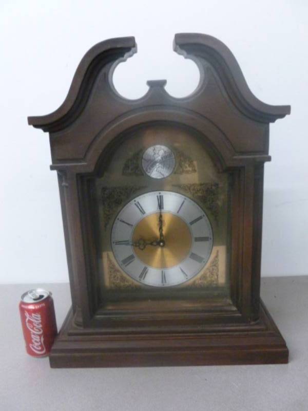 lot 31 image: Mantle Clock