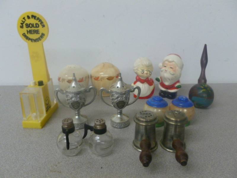 lot 52 image: Salt & Pepper Sets