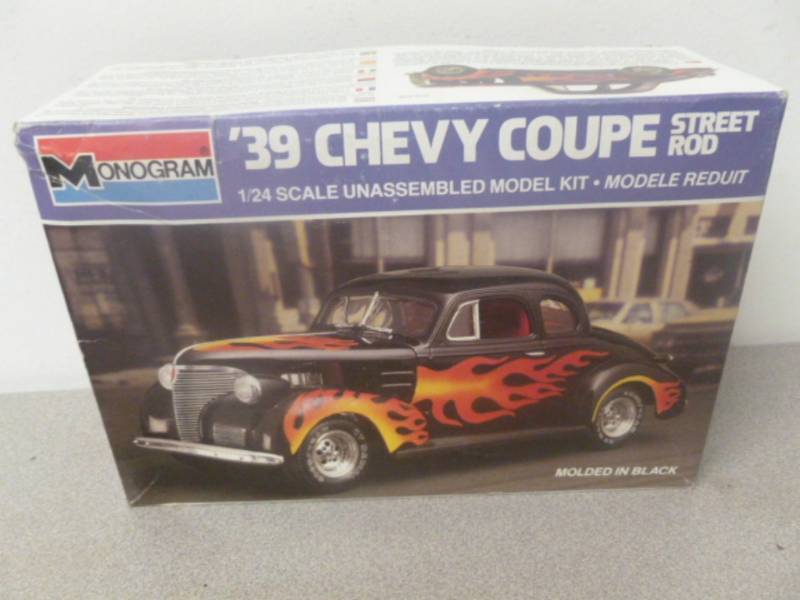 lot 61 image: Model Kit