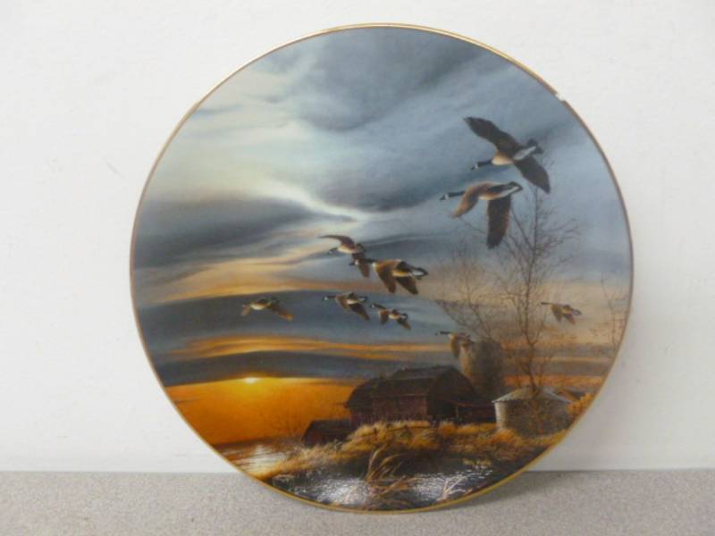 lot 62 image: Terry Redlin Plate Decoration