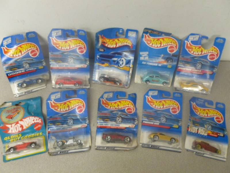 lot 98 image: New Hot Wheels