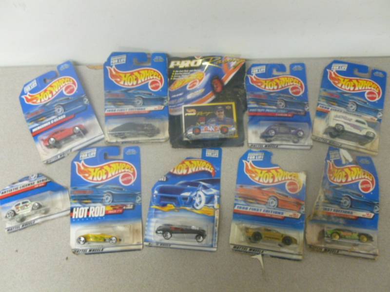 lot 100 image: New Hot Wheels