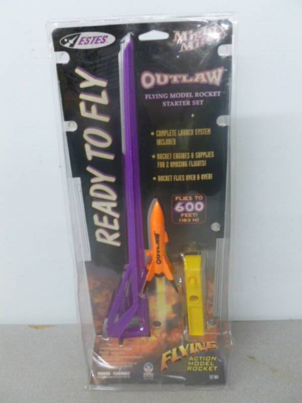 lot 102 image: New Model Rocket Kit