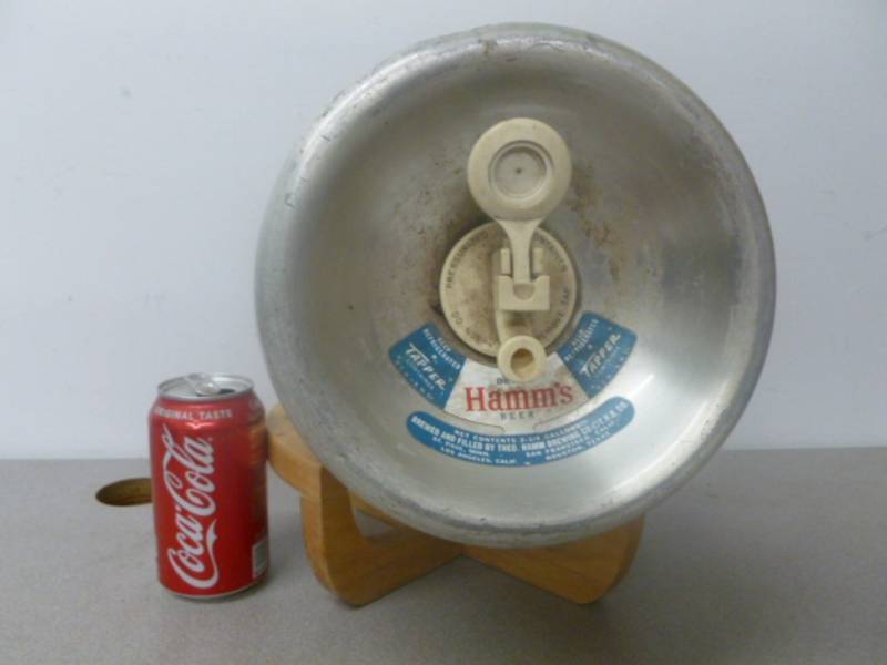 lot 145 image: Vintage Hamms