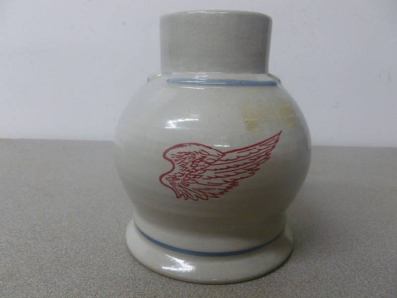 lot 149 image: Red Wing