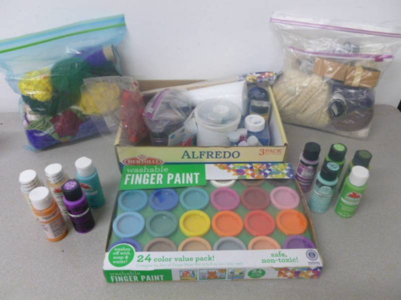 lot 167 image: Craft Items