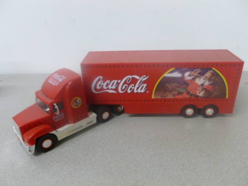 lot 170 image: Coca-Cola Truck