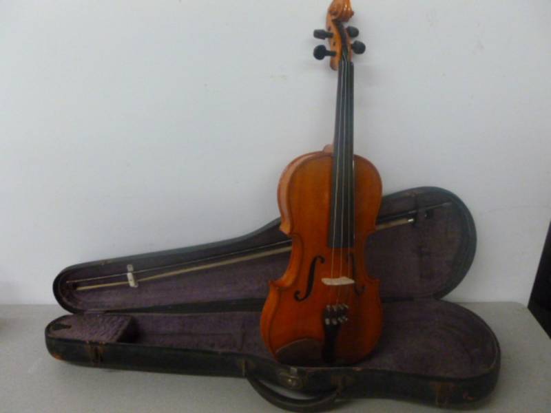 lot 179 image: Violin