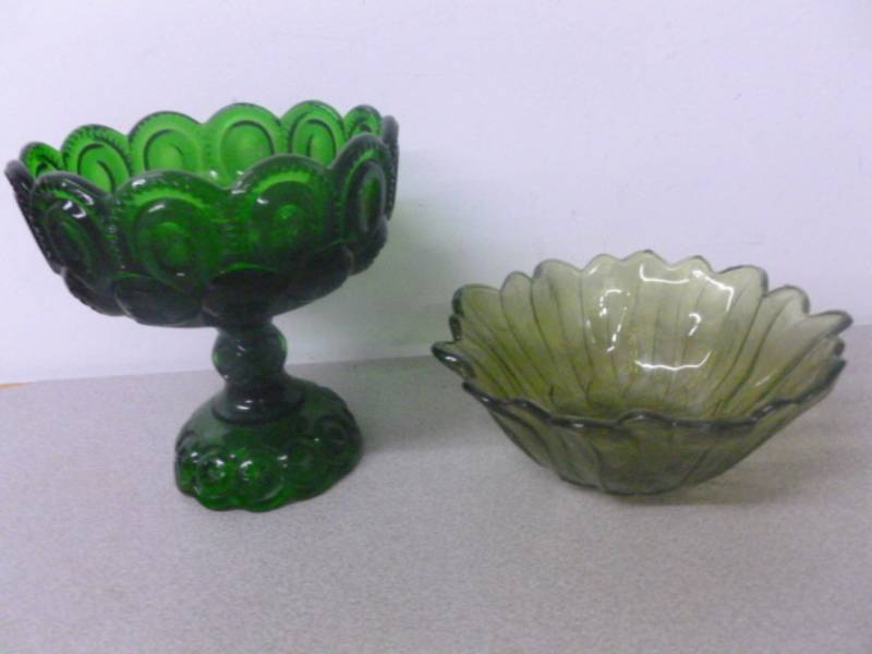lot 220 image: Candy Dishs