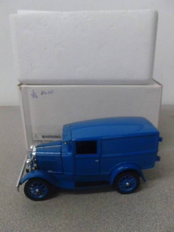 lot 225 image: Die Cast Metal Truck