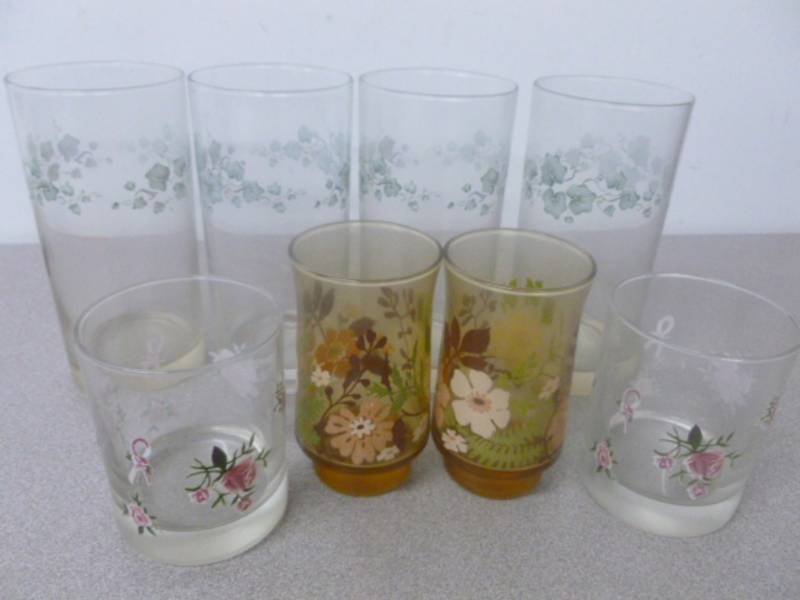 lot 226 image: Vintage Glasses
