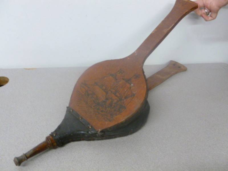 lot 236 image: Vintage Bellow