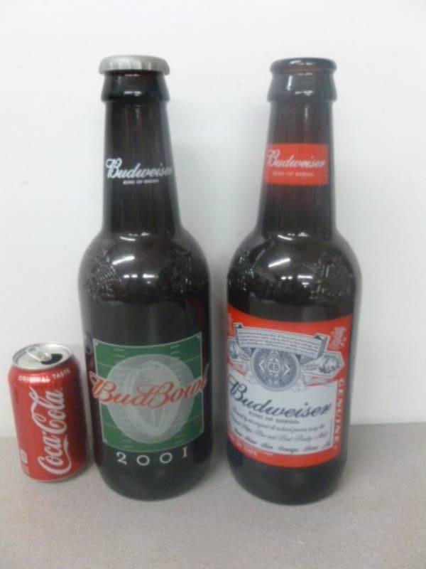 lot 260 image: Budweiser Collectible