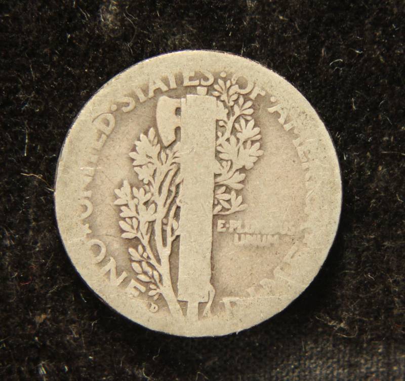 lot 22 image: 1921-D MERCURY SILVER DIME BETTER DATE COIN