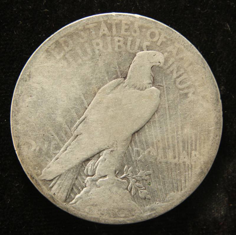 lot 31 image: 1922-D PEACE SILVER DOLLAR IN LOW GRADE