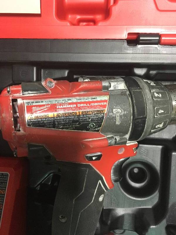 lot 5 image: Milwaukee M18 FUEL 18-Volt Lithium-Ion Brushless Cordless 12 in. Hammer DrillDriver w (1) 5.0Ah Batteries, Charger, Hard Caseused in working condition