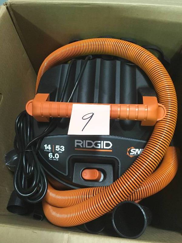 lot 9 image: Ridgid 14 Gal. 6.0-Peak HP Wet Dry Vac with Auto Detail Kit used In working condition