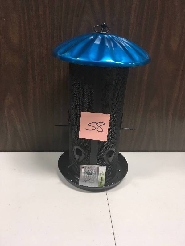 lot 58 image: Heath Outdoor Royal Buffet Wild Bird Mixed Seed Bird Feeder in Good Condition