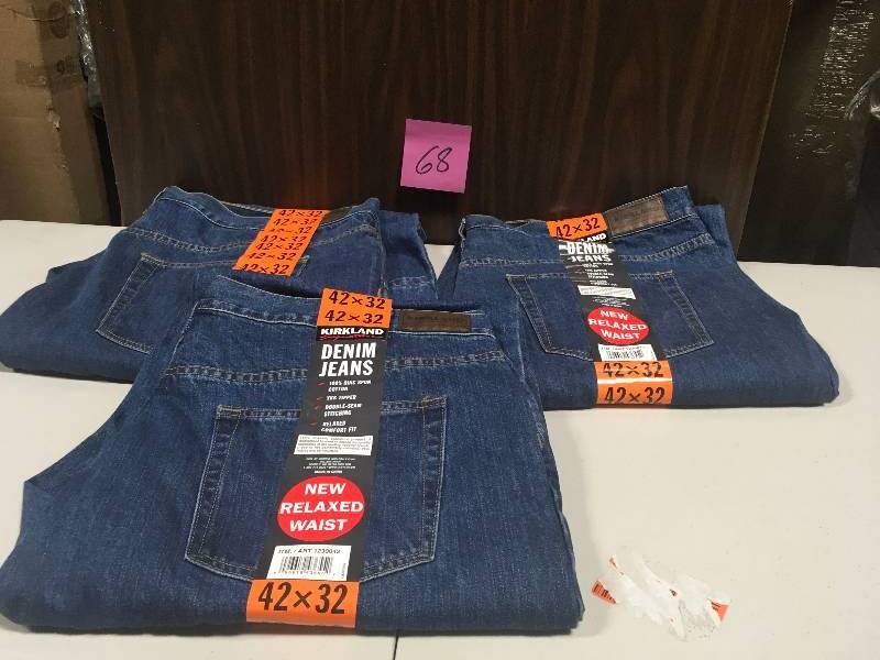 lot 68 image: Lot of 3 Levis BLUE DENIM Mens Size 42 X 32 Relaxed Fit 550 Jeans New