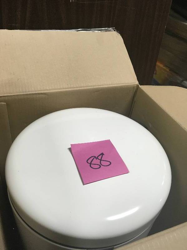 lot 88 image: Brabanita 5.3 Gal. White Steel Step-On Trash Can in Good Condition