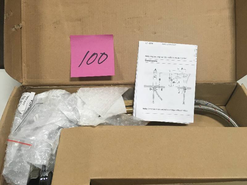 lot 100 image: Symons Duro Single Hole 1-Handle Bathroom Faucet in Chrome in Good Condition