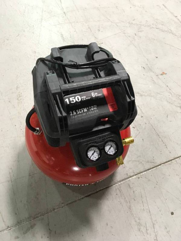 lot 104 image: Porter Cable 6 Gal Air Compressor used very good condition