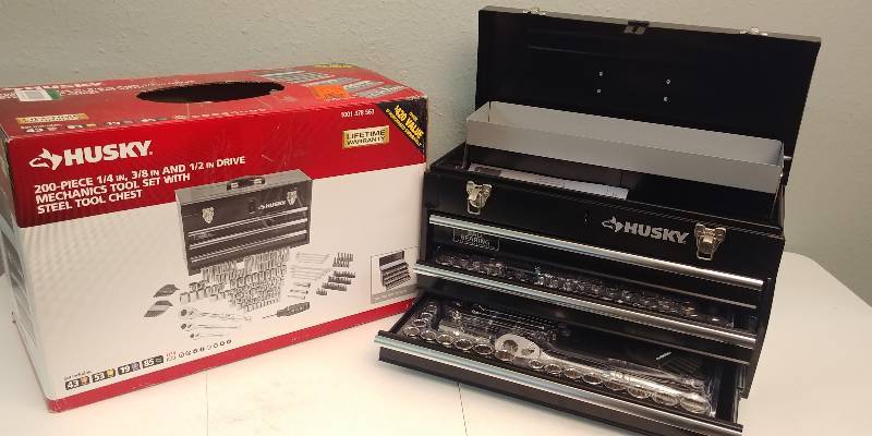 lot 22 image: Husky 200-Piece Mechanics Tool Set with Tool Chest