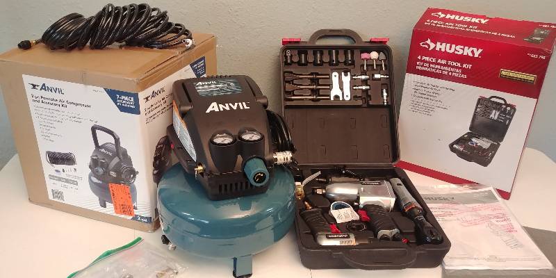 lot 25 image: 2gal Air Compressor PLUS Husky 4 Piece Air Tool Kit