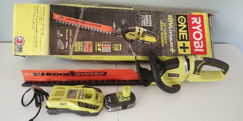 lot 33 image: Ryobi 18v 22 Cordless Hedge Trimmer.