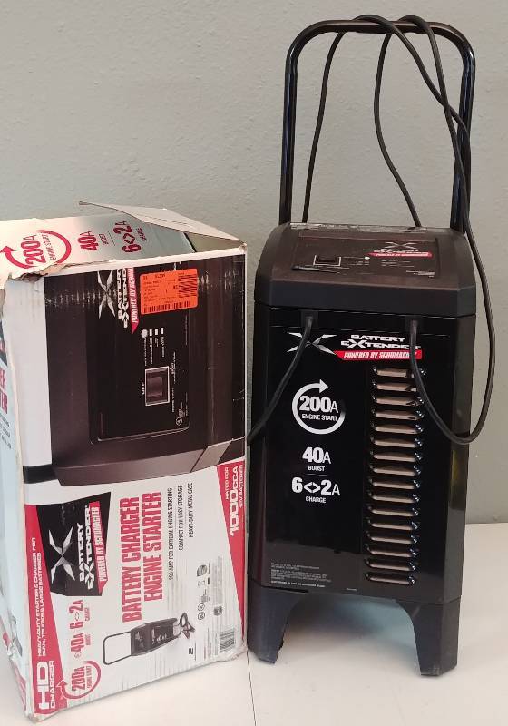 lot 36 image: 200A Battery Charger Engine Start.