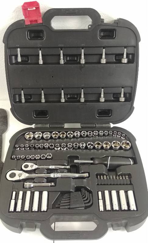 lot 40 image: Husky 92 piece Mechanics Tool Set