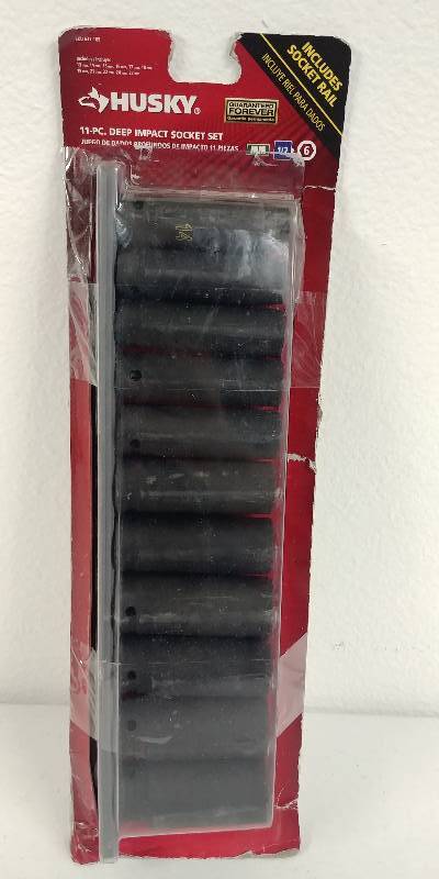 lot 42 image: Husky 11 pc Deep Impact Socket Set