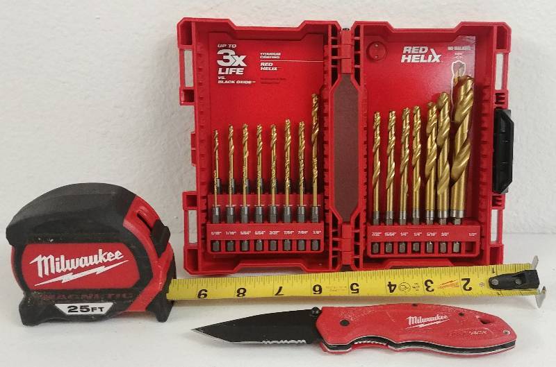 lot 51 image: Milwaukee RedHelix Drill Bit set PLUS 25 tape measure, Flip Knife.