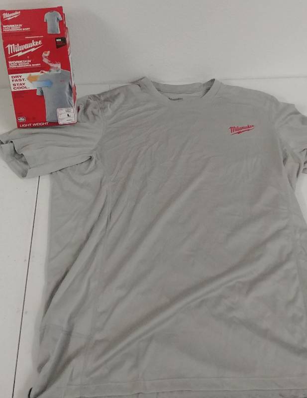 lot 68 image: Milwaukee WORKskin T-shirt large