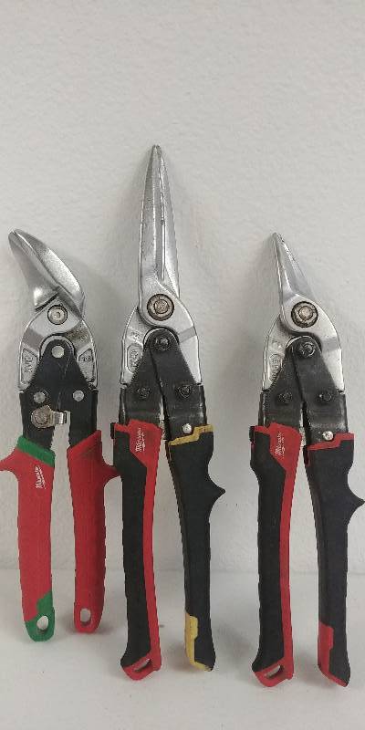 lot 71 image: Milwaukee Aviation Snips Grouping