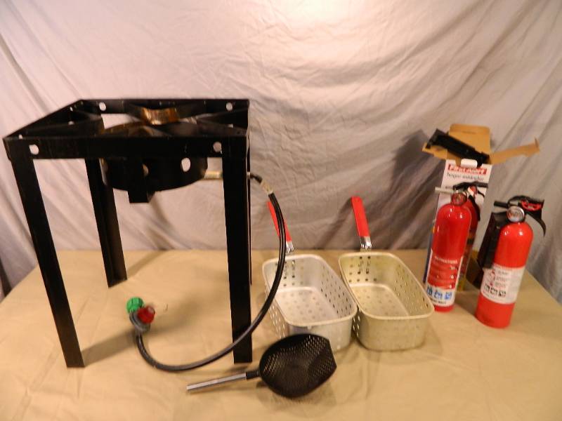 lot 11 image: 18 Quart Dual Basket Fryer and More