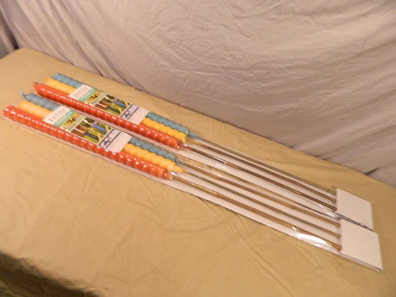 lot 12 image: 2 New 3 Packs of Citronella Yard Candles