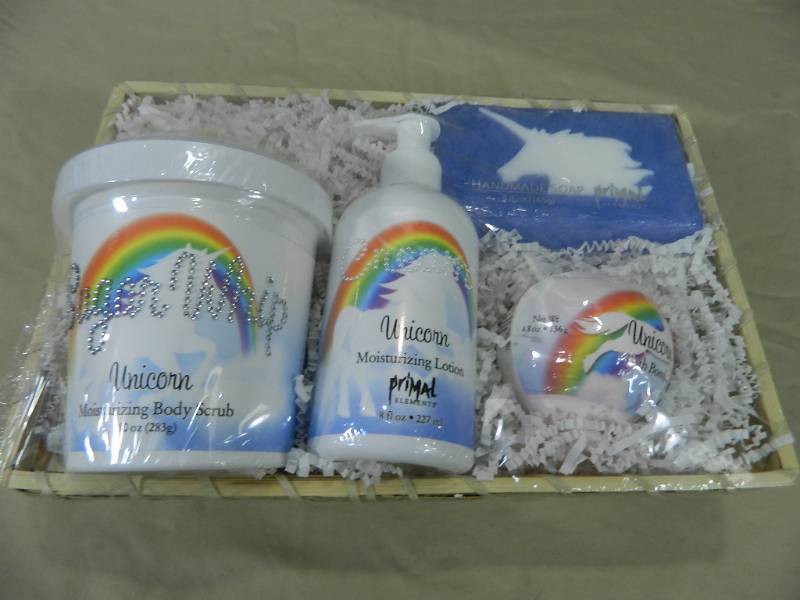 lot 24 image: Primal Elements Unicorn Gift Basket