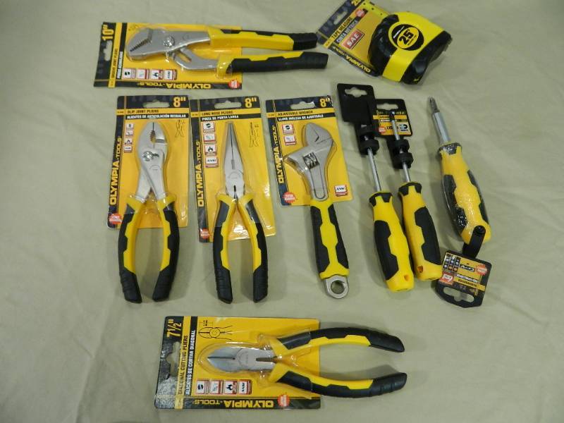 lot 32 image: Assortment of New Olympia Tools
