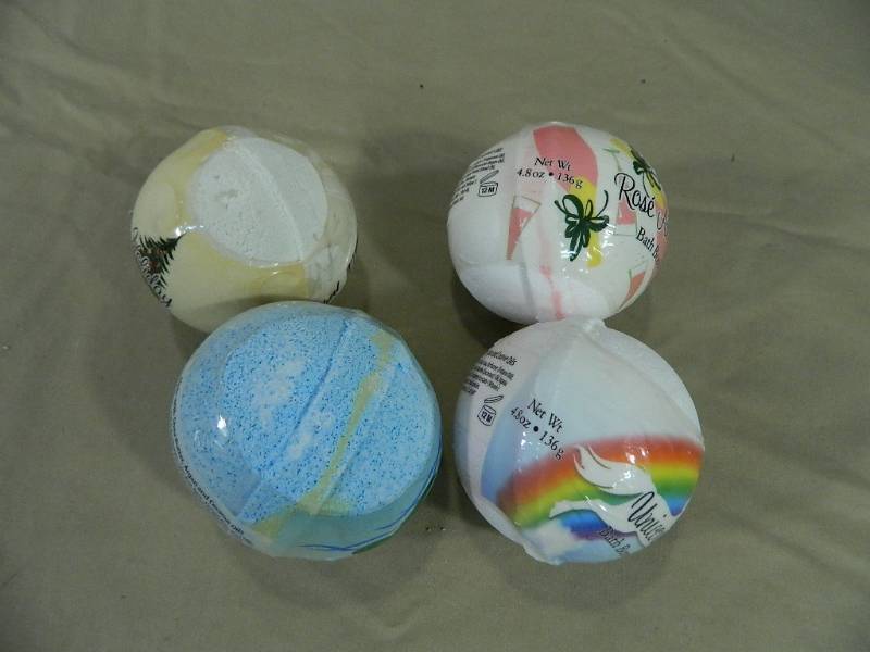 lot 49 image: 4 New Primal Elements Large Bath Bombs